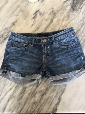 Vigoss Dark Blue Frayed Hem Denim Shorts